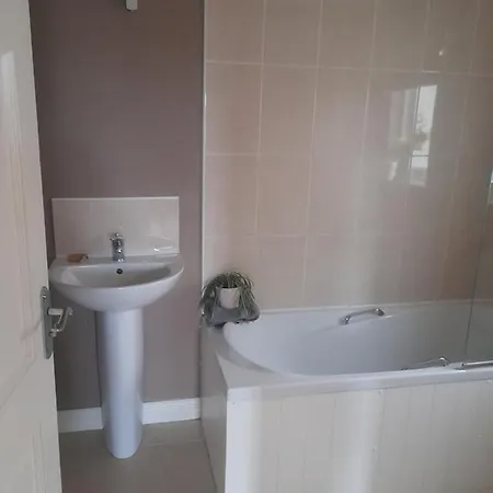 112 Roseberry Hill *