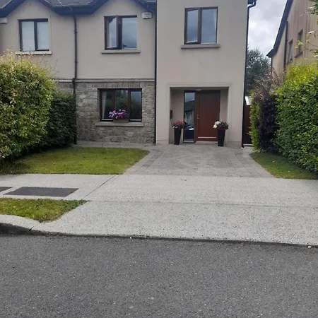 112 Roseberry Hill